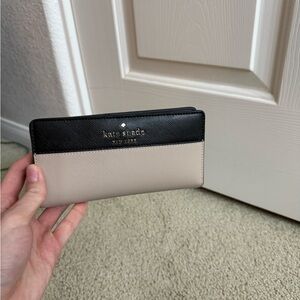 Kate Spade Black and Tan wallet